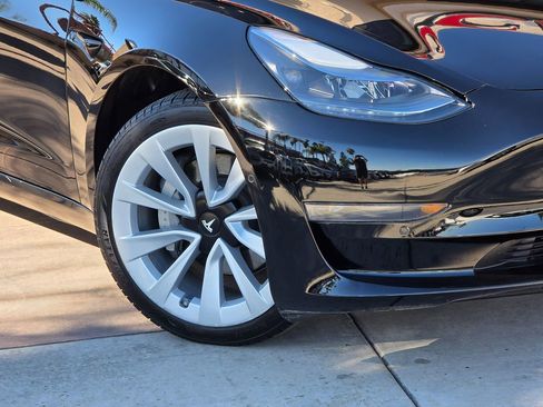 Used 2022 Tesla Model 3 image 5