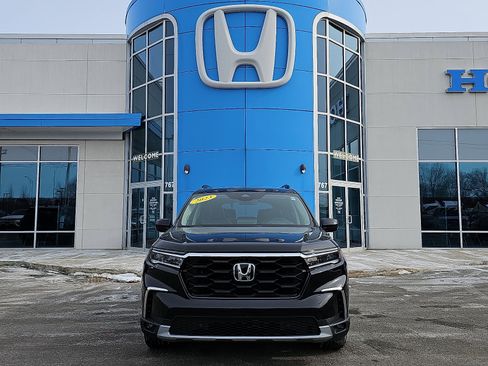 Used 2023 Honda Pilot Elite image 2