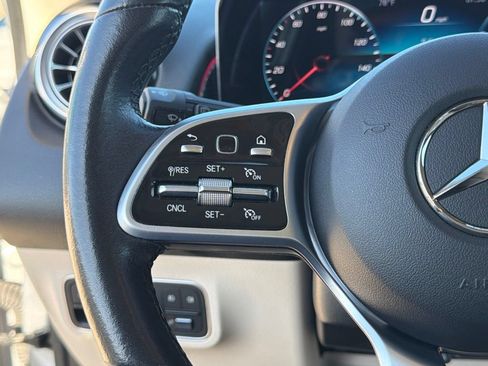 Used 2022 Mercedes-Benz GLB 250 image 25