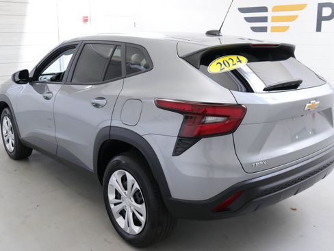 Used 2024 Chevrolet Trax LS image 6