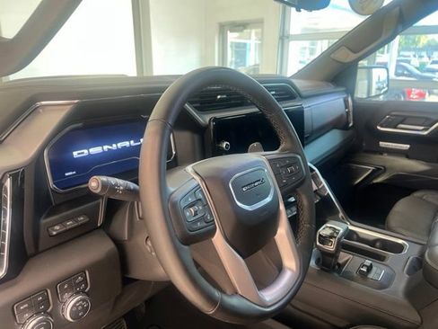 Used 2025 GMC Sierra 1500 Denali w/ Denali Reserve Package AWD/4WD image 14