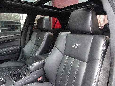 Used 2016 Chrysler 300 S w/ 300S Premium Group AWD/4WD image 9