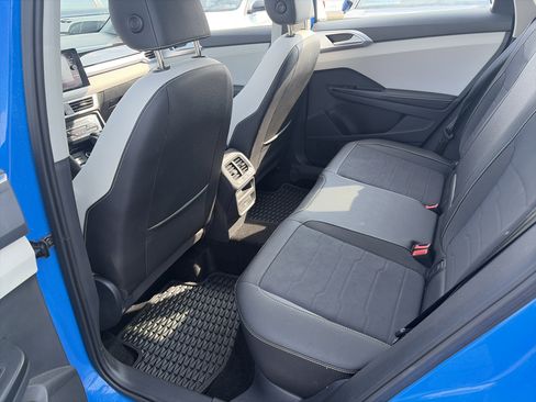 New 2025 Volkswagen Taos SE image 13