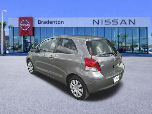 Used 2009 Toyota Yaris 2-Door Hatchback FWD image 7