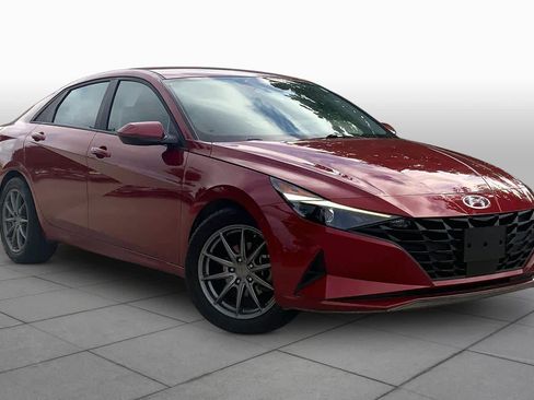 Used 2023 Hyundai Elantra SEL w/ Convenience Package FWD image 3