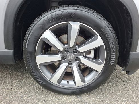 Certified 2025 Honda Pilot Touring image 8