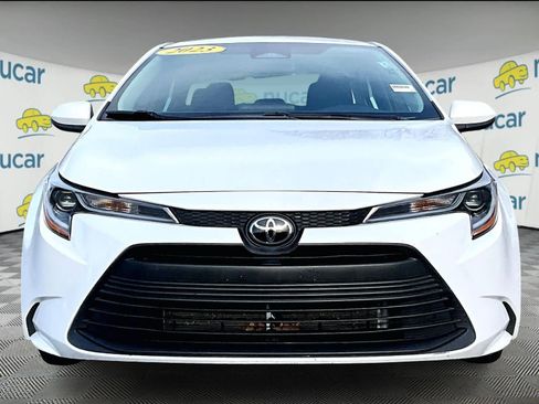 Used 2023 Toyota Corolla LE image 2