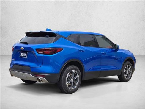 Used 2025 Chevrolet Blazer LT FWD image 5