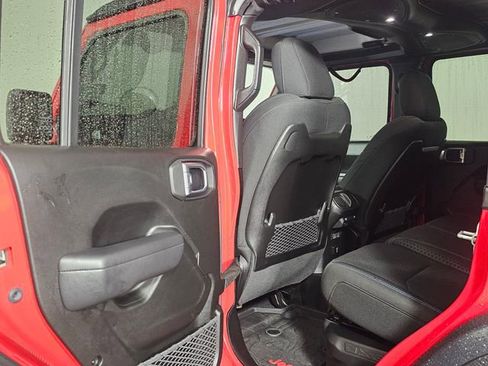 Used 2024 Jeep Wrangler Unlimited Rubicon 4xe w/ Convenience Group image 17