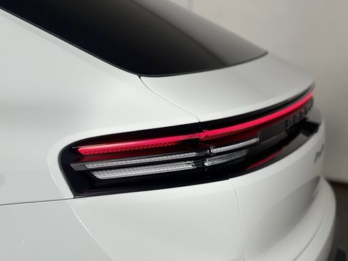 Certified 2024 Porsche Macan 4 Electric image 12