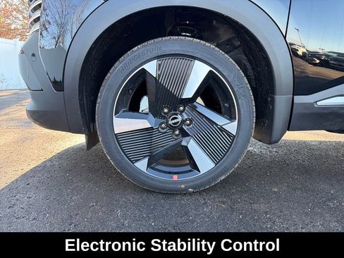 Used 2026 Nissan Kicks SR w/ Cold Weather Package AWD/4WD image 33