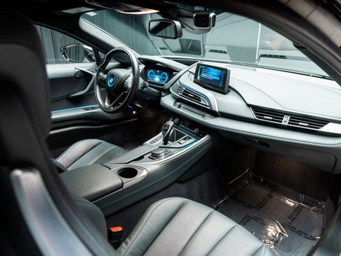 Used 2015 BMW i8 image 5
