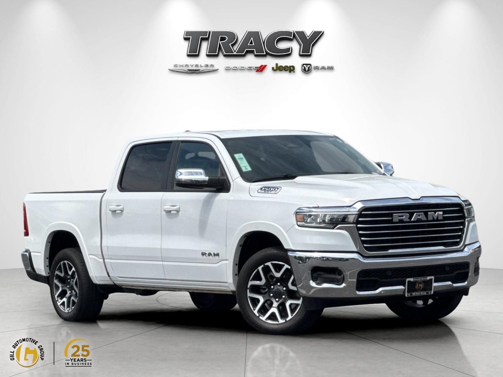 Used 2025 RAM 1500 Laramie AWD/4WD image 1