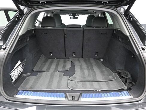 Certified 2025 Audi Q5 Premium w/ Convenience Package image 31