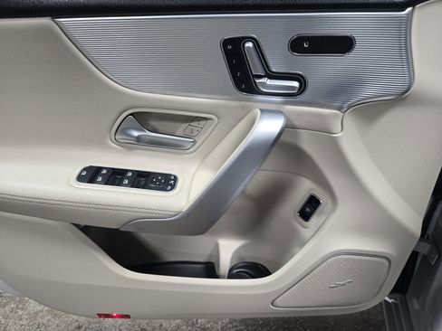 Used 2020 Mercedes-Benz A 220 A 220 image 8