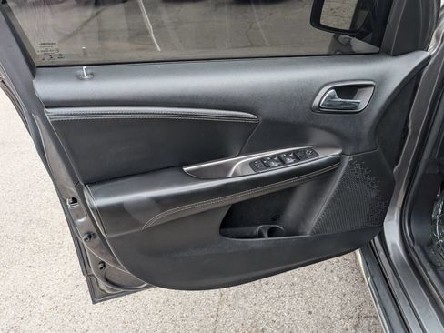 Used 2016 Dodge Journey Crossroad FWD image 11