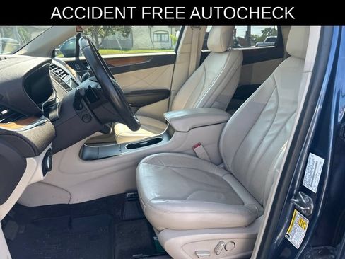 Used 2018 Lincoln MKC Select w/ Select Plus Package AWD/4WD image 8