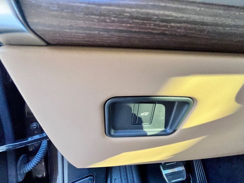 Used 2025 Land Rover Range Rover Long Wheelbase Autobiography image 26