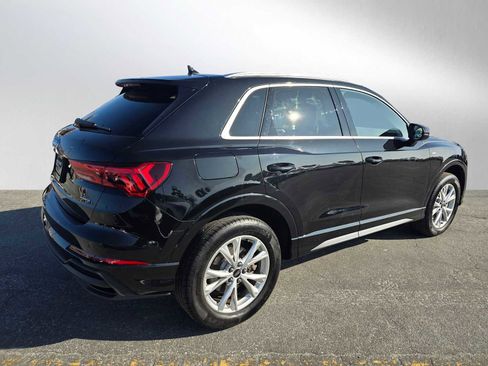 Used 2024 Audi Q3 2.0T Premium w/ Convenience Package image 3