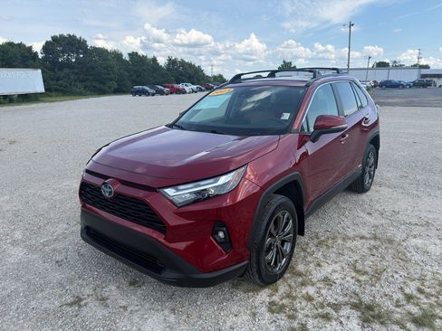 Used 2023 Toyota RAV4 XLE Premium AWD/4WD image 2