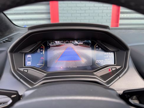 Used 2021 Lamborghini Huracan EVO image 27