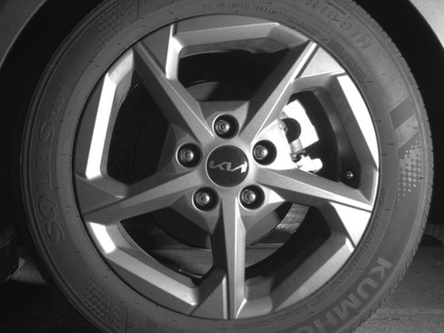 Used 2025 Kia K4 LXS image 14