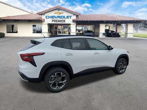 New 2026 Chevrolet Trax LT w/ Driver Confidence Package image 8