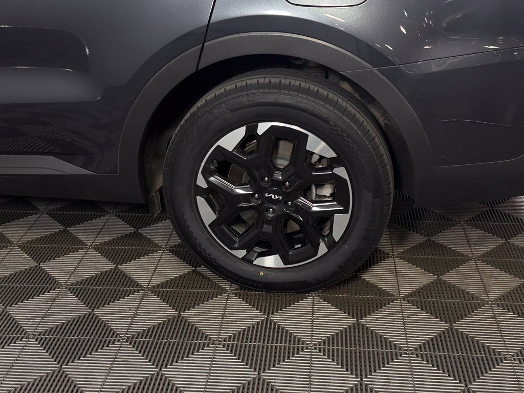Used 2024 Kia Sorento S w/ Panoramic Sunroof Package FWD image 11