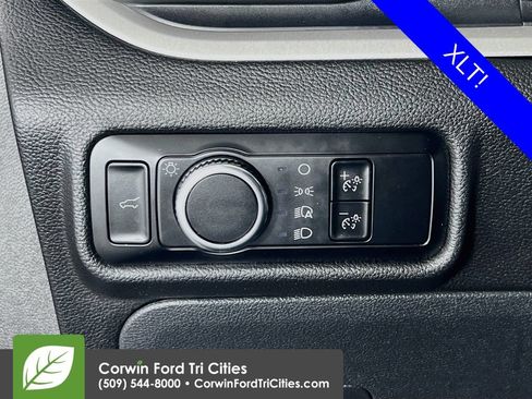 Used 2024 Ford Explorer XLT AWD/4WD image 20