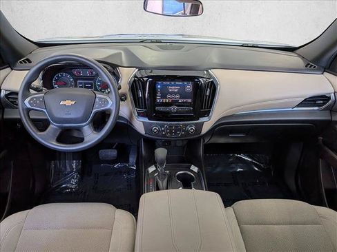 Used 2023 Chevrolet Traverse LS FWD image 17