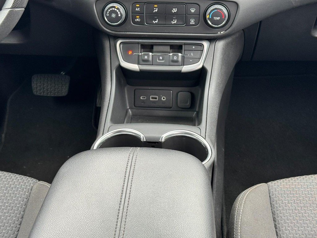 Used 2024 GMC Terrain SLE AWD/4WD image 17