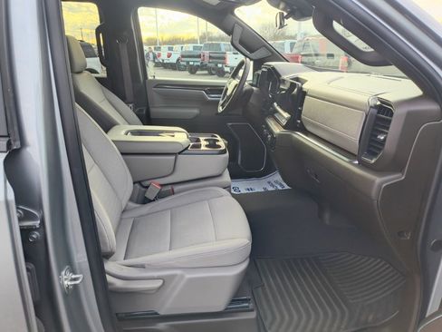 Used 2025 Chevrolet Silverado 1500 LT image 24