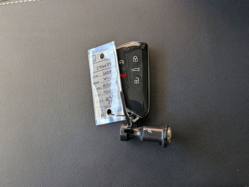 Used 2024 Volkswagen Atlas Cross Sport SE image 37