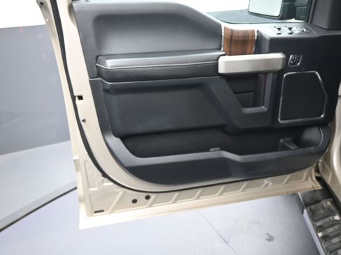 Used 2017 Ford F150 Lariat w/ Equipment Group 502A Luxury image 17