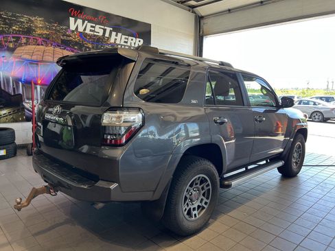Used 2019 Toyota 4Runner SR5 Premium AWD/4WD image 8