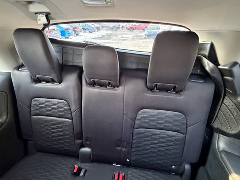 Used 2024 Nissan Pathfinder SV image 18