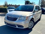 Used 2014 Chrysler Town & Country Limited w/ Luxury Group image 4