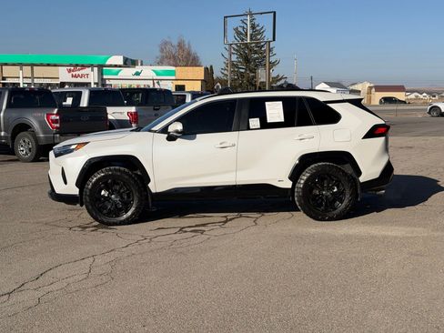 Used 2025 Toyota RAV4 SE image 11