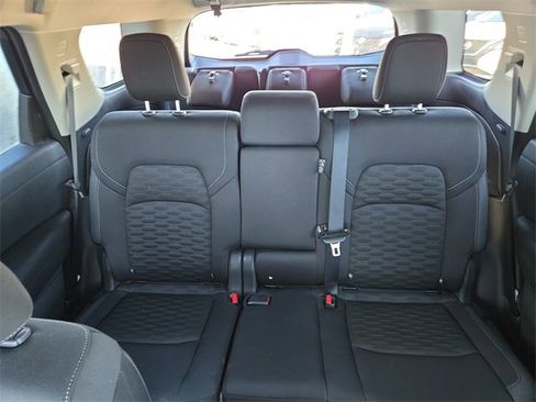 Certified 2025 Nissan Pathfinder SV image 38