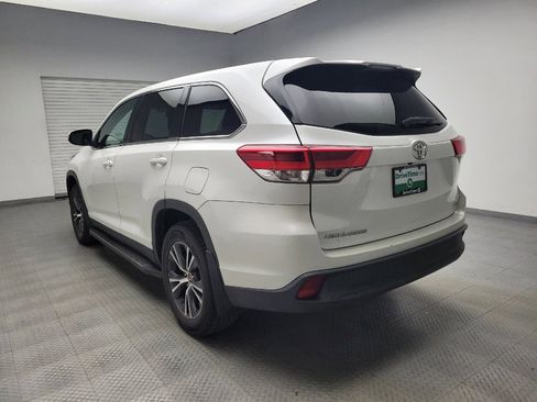 Used 2019 Toyota Highlander LE image 5