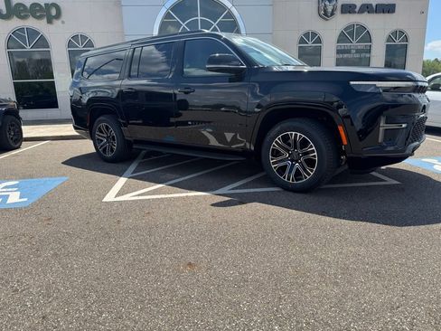 New 2026 Jeep Grand Wagoneer L 4WD image 2
