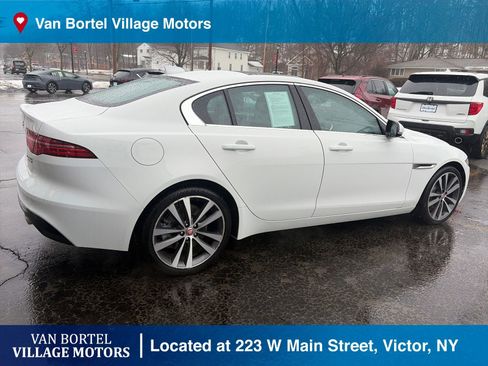 Used 2020 Jaguar XE S image 7