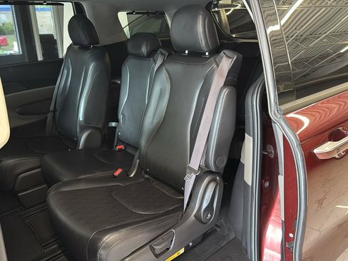 Used 2025 Kia Carnival SX FWD image 21