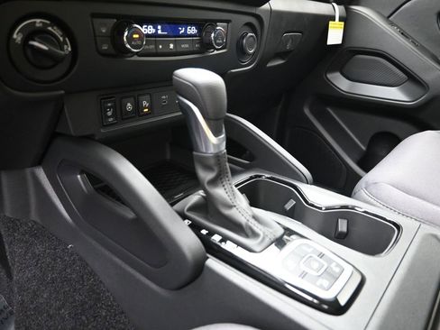 New 2026 Nissan Frontier SV w/ SV Convenience Package image 18