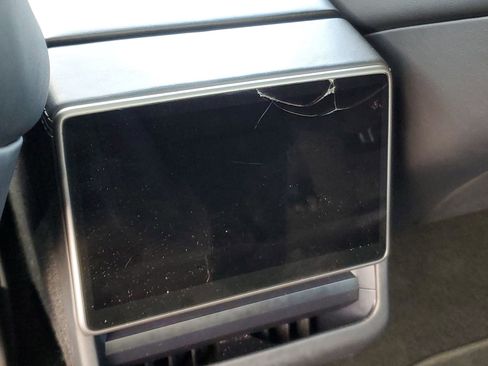 Used 2025 Tesla Model 3 image 12