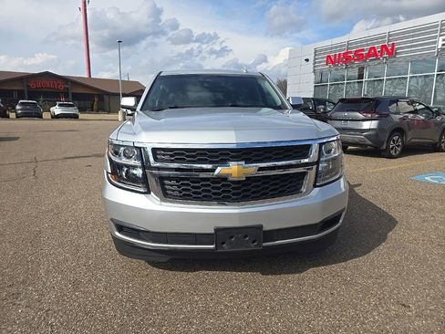 Used 2019 Chevrolet Suburban LT AWD/4WD image 3