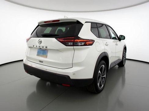 Used 2025 Nissan Rogue SV image 9
