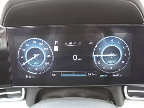 Used 2024 Hyundai Elantra Limited FWD image 22