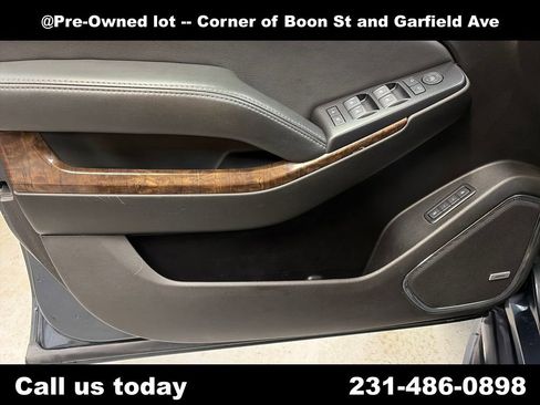 Used 2020 Chevrolet Suburban LT AWD/4WD image 15