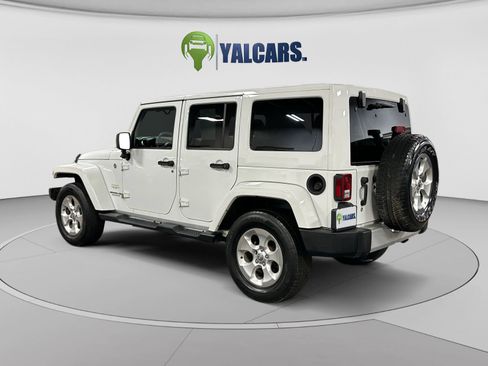 Used 2015 Jeep Wrangler Unlimited Sahara AWD/4WD image 3